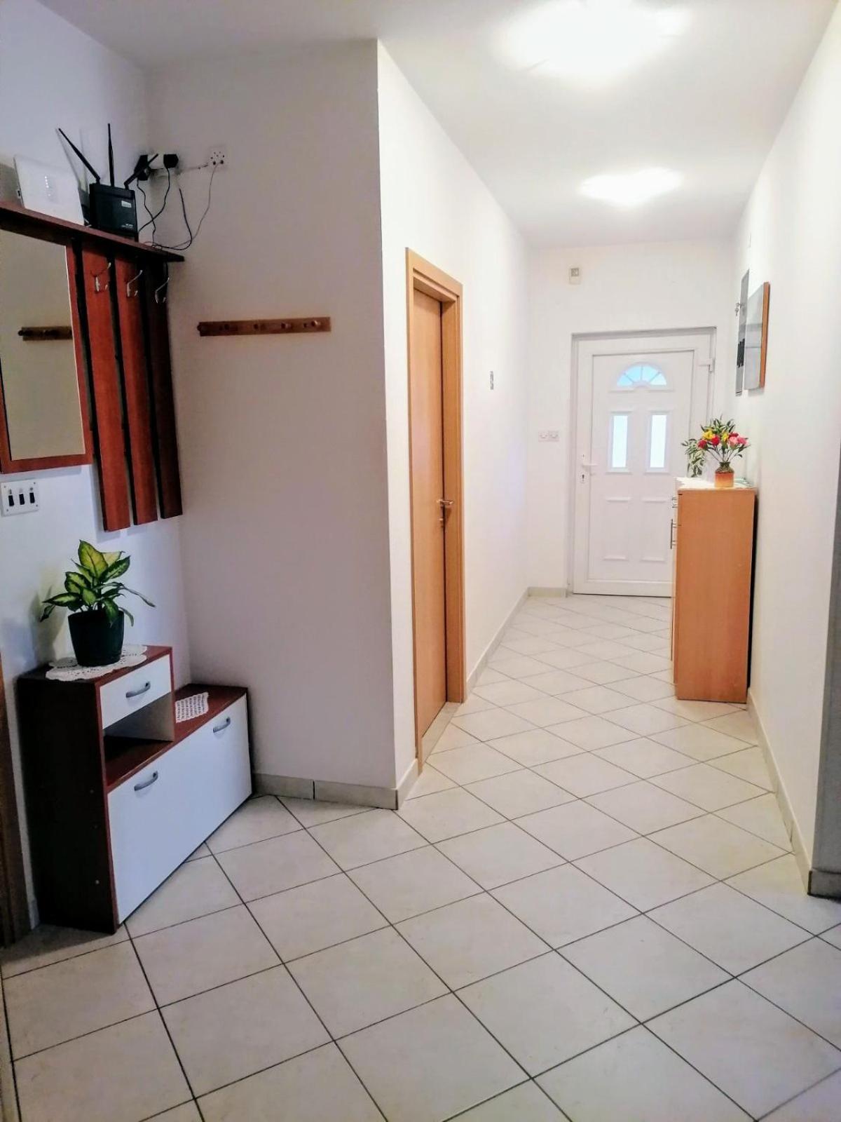 Apartman Tralje セニ エクステリア 写真
