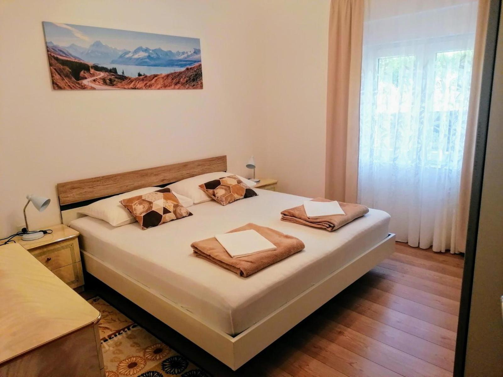 Apartman Tralje セニ エクステリア 写真
