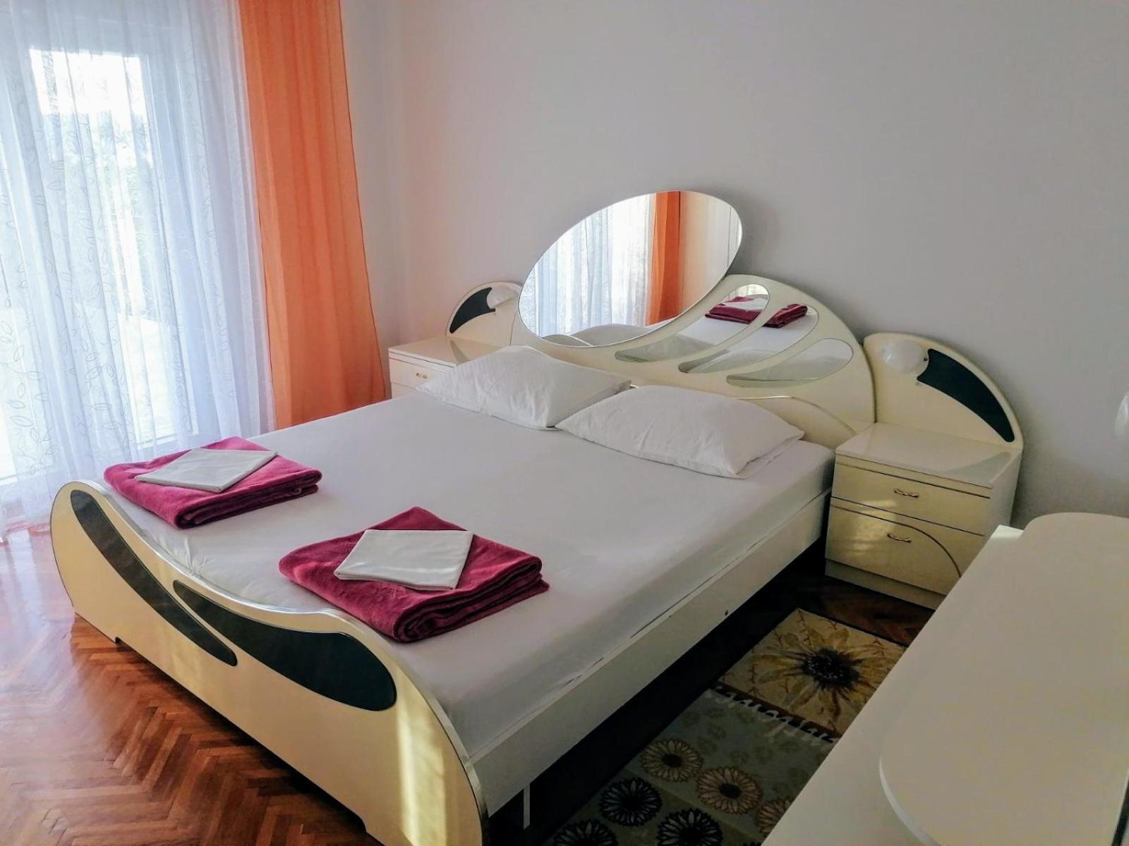 Apartman Tralje セニ エクステリア 写真